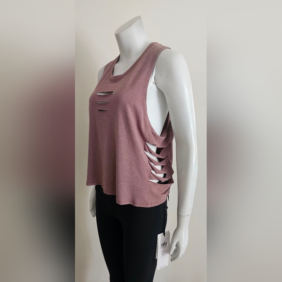 Cut It Out Crop Tank - Picture 4 of 10